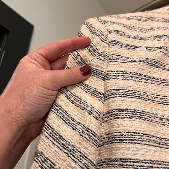 Tweed boucle blazer with leather trim details - Picture 2 of 7